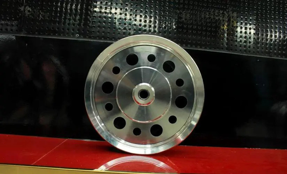 OEMのアルミ合金の車輪、T6粉のコーティングの鍛造材の合金はISOの証明書を動かす