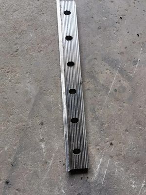 鋸歯状の魚のプレートが付いているAlのアルミニウム6106-t6 6穴600のmmの長さ
