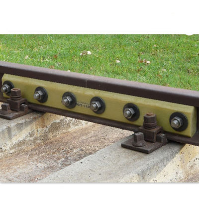 4つの穴が付いているTのタイプ ガイド・レールのための鋼鉄鉄道の魚のプレート6つの穴